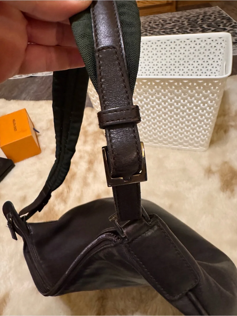 Authentic Gucci Brown Leather Shoulder Bag - Quiet Luxury Tom Ford Y2K Era